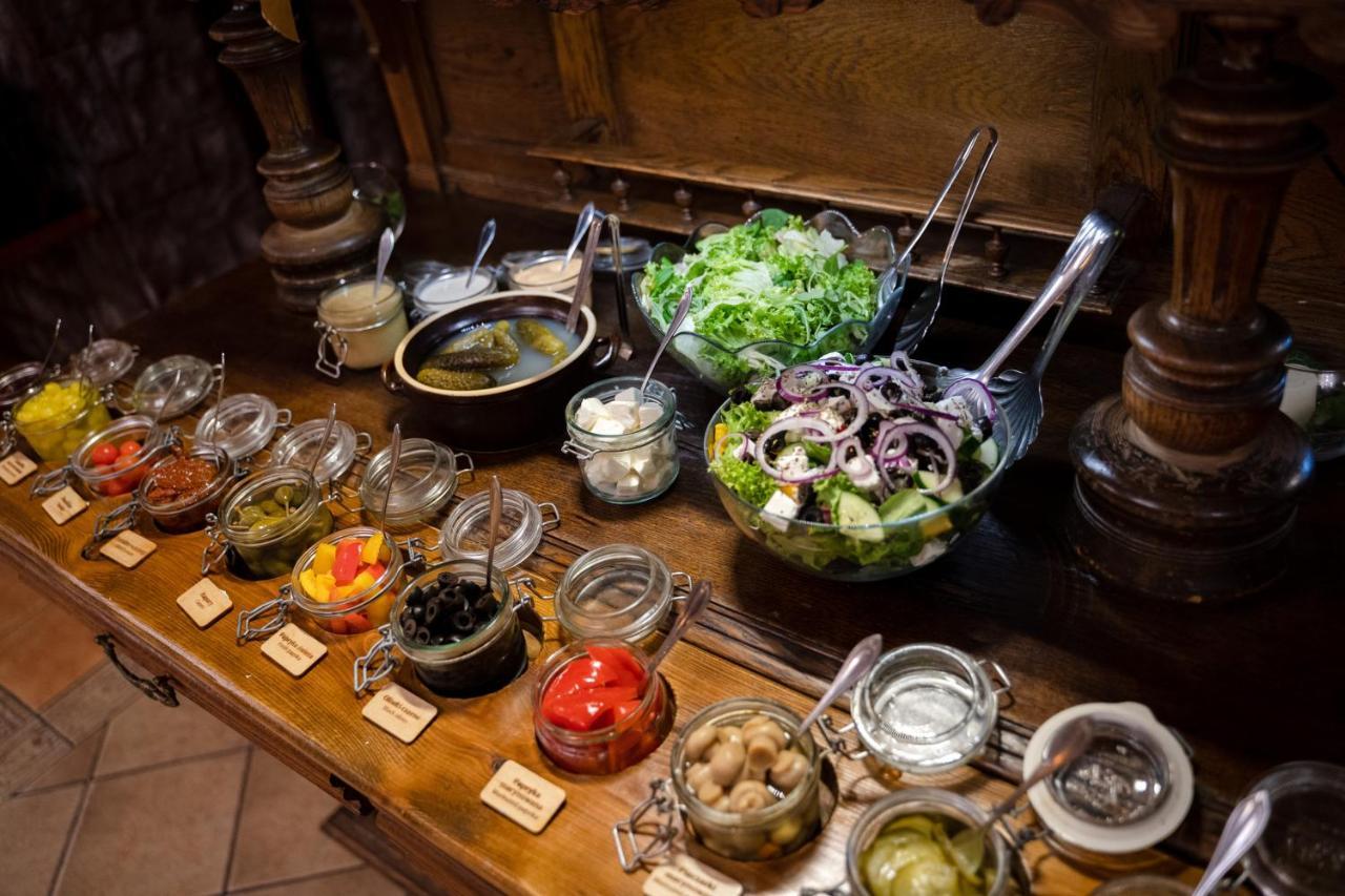Hotel Trylogia Zielonka  Dış mekan fotoğraf