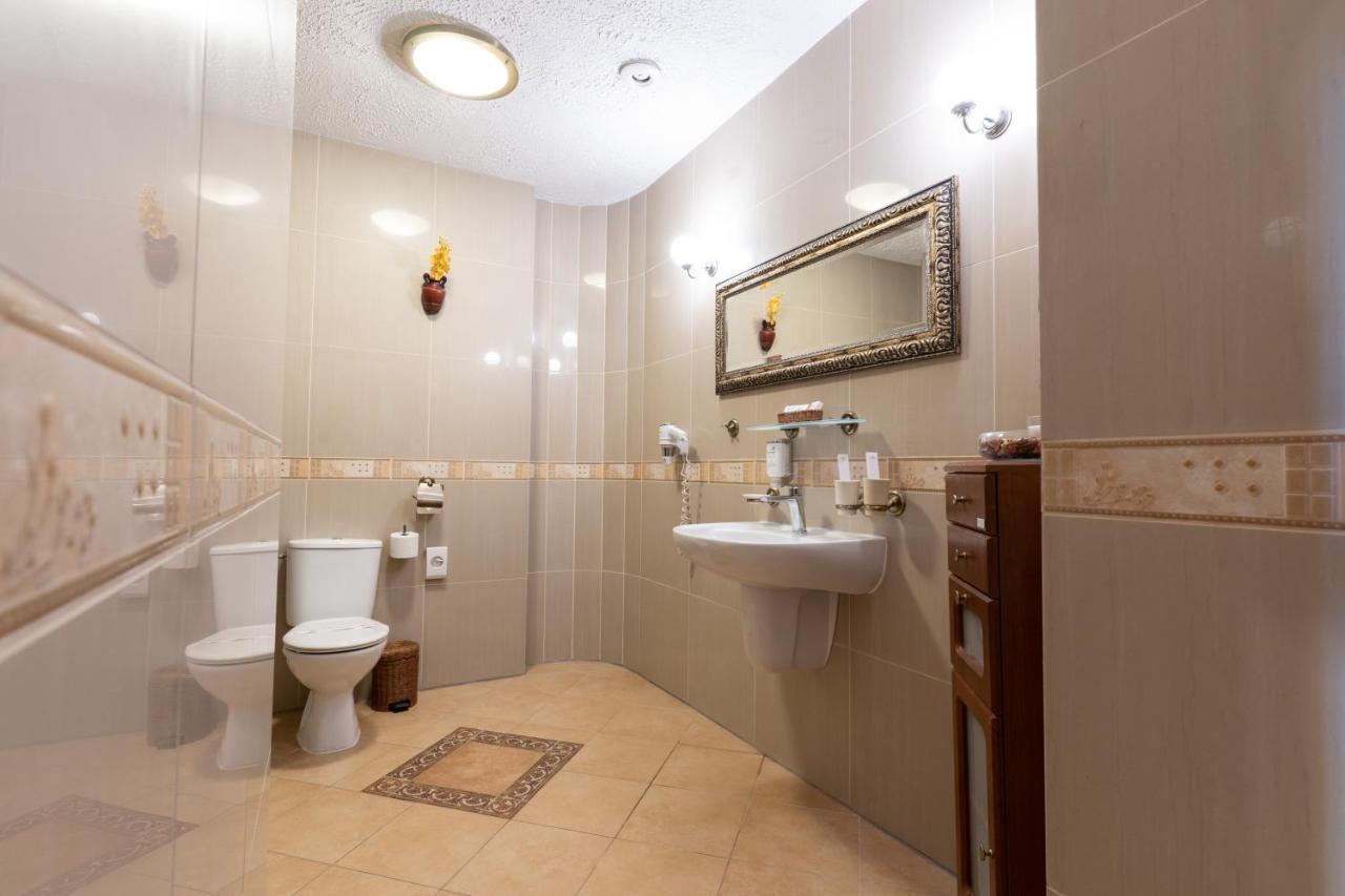 Hotel Trylogia Zielonka  Dış mekan fotoğraf