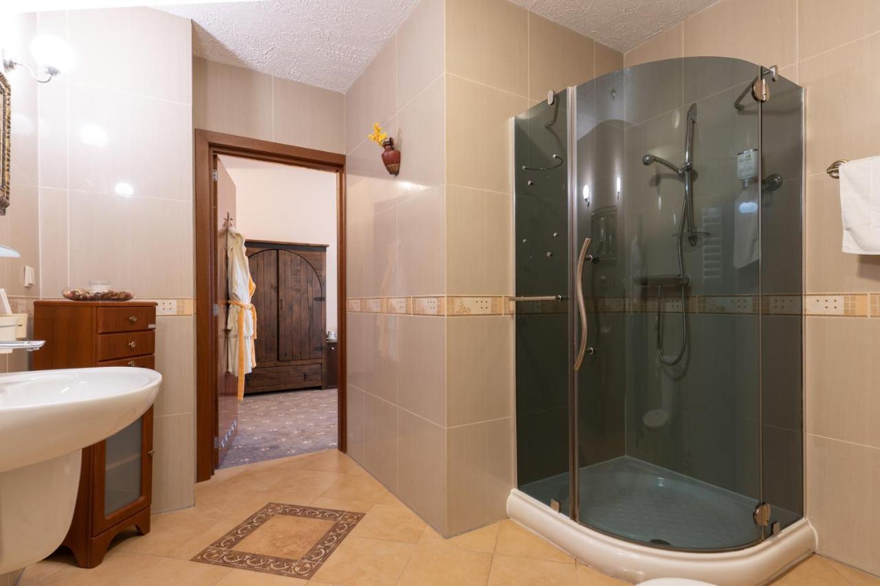 Hotel Trylogia Zielonka  Dış mekan fotoğraf