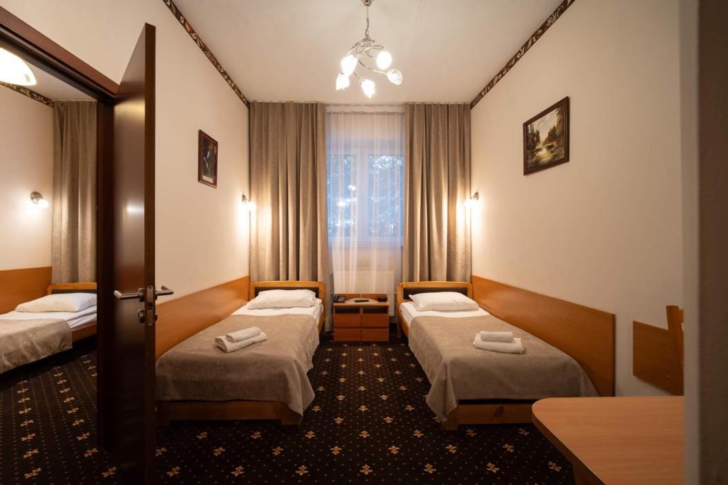 Hotel Trylogia Zielonka  Dış mekan fotoğraf