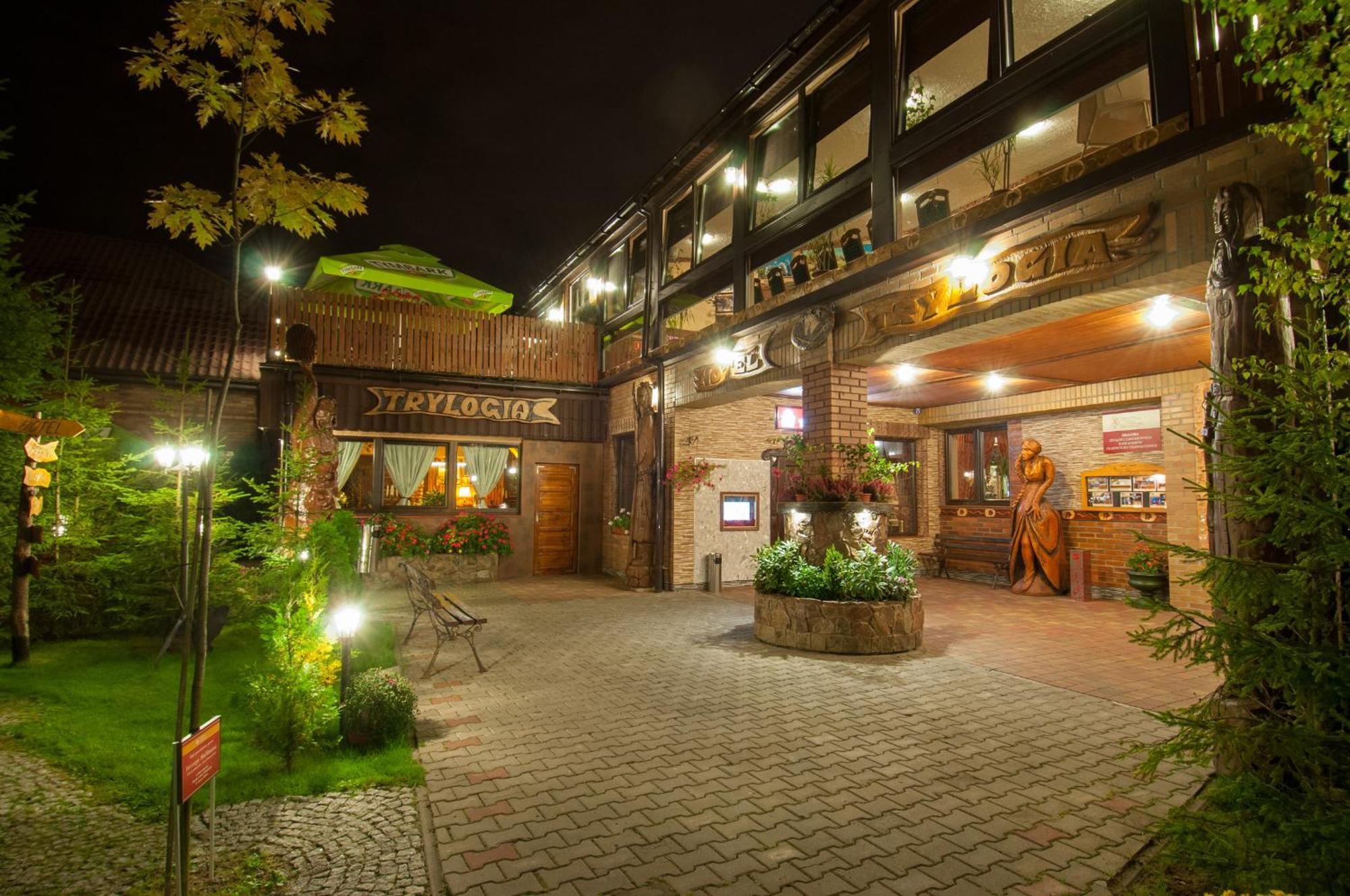 Hotel Trylogia Zielonka  Dış mekan fotoğraf